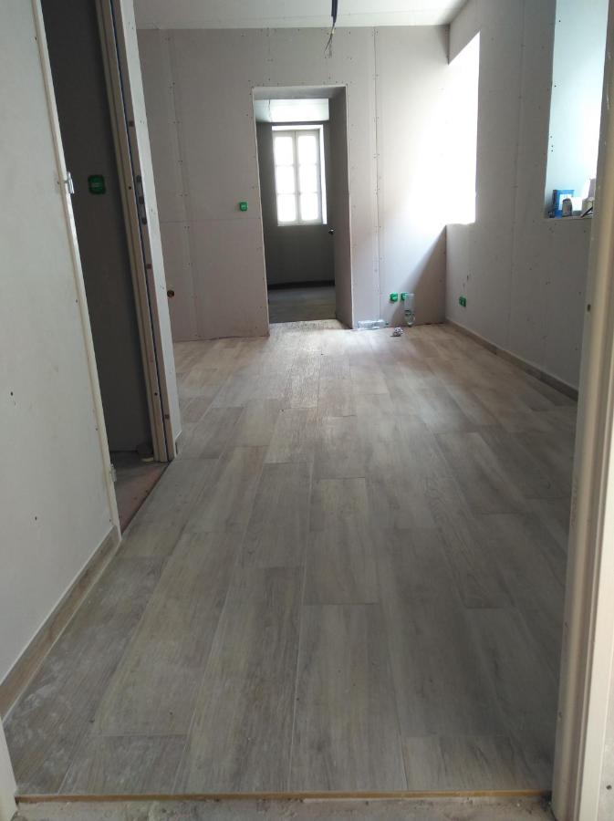 Appartement Spacieux Et Confortable La Roche-de-Glun Exterior foto